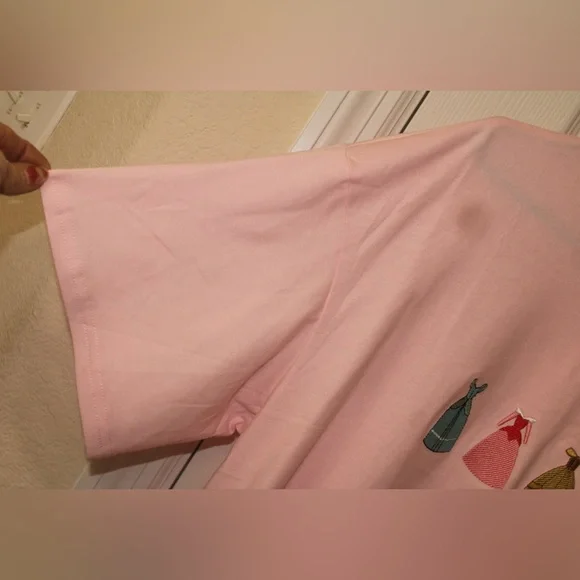 Pink Large Short Sleeve Tee with Dress Embroidery - Picture 3 of 6